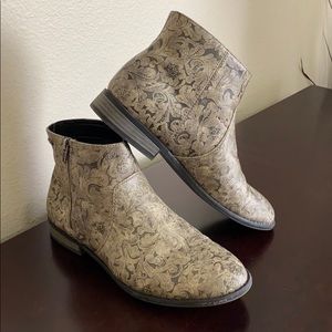 Roxy Ankle Boots